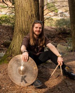 De Quito a Nashville: El baterista ecuatoriano Juan Páez.